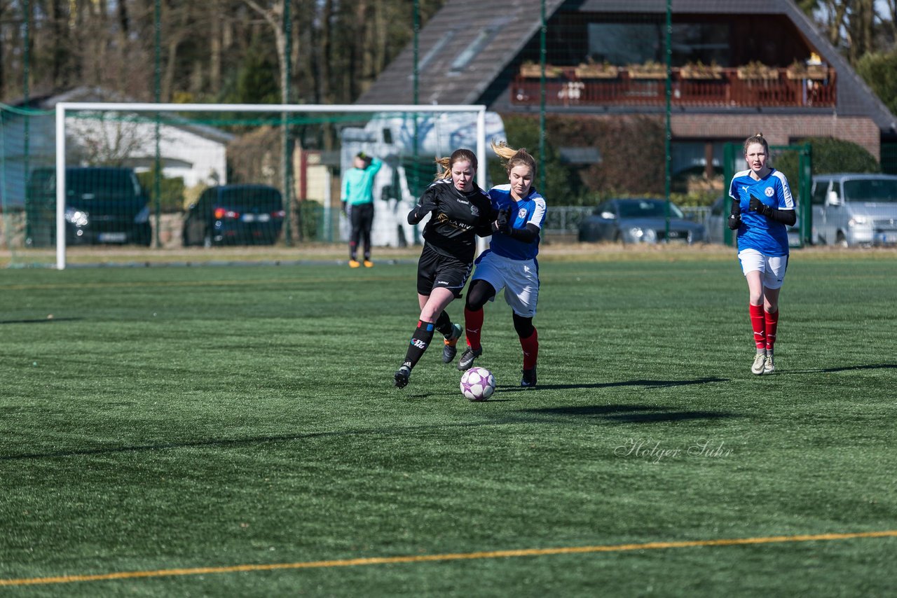 Bild 332 - B-Juniorinnen Halbfinale SVHU - Holstein Kiel : Ergebnis: 3:0